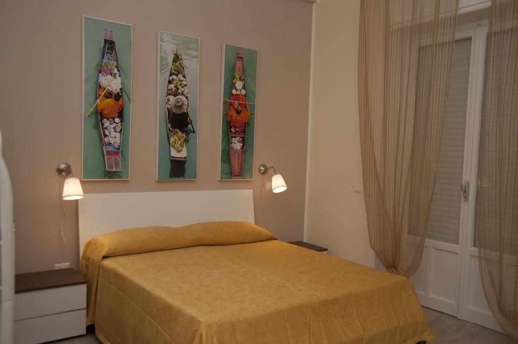 4Rooms Guest House Free Wi-Fi Salerno Quarto foto